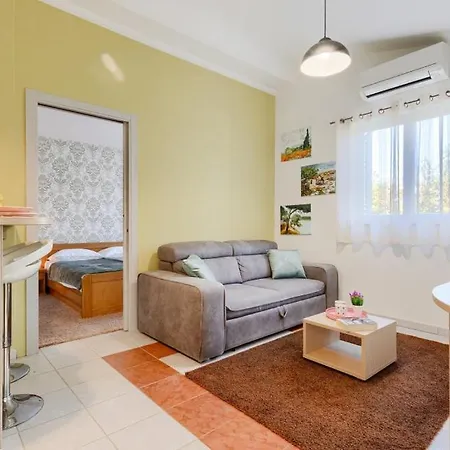 Mir - By Guide Villa Rovinj