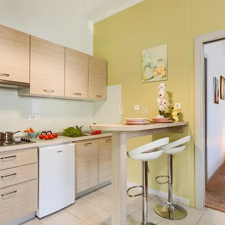 빌라 Mir - By Guide 로비니