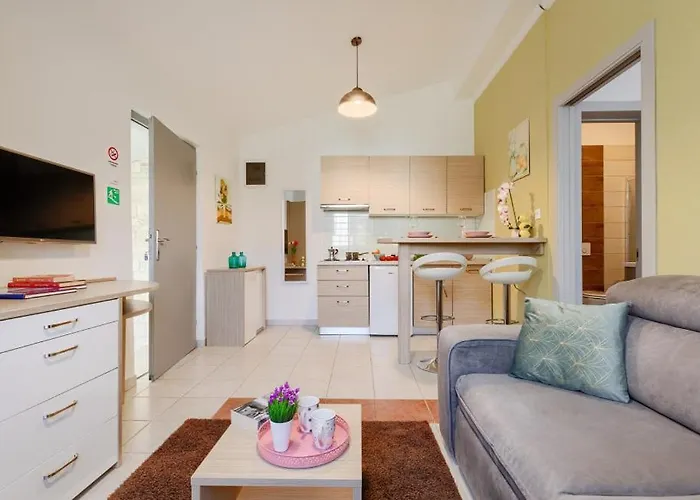 빌라 Mir - By Guide 로비니