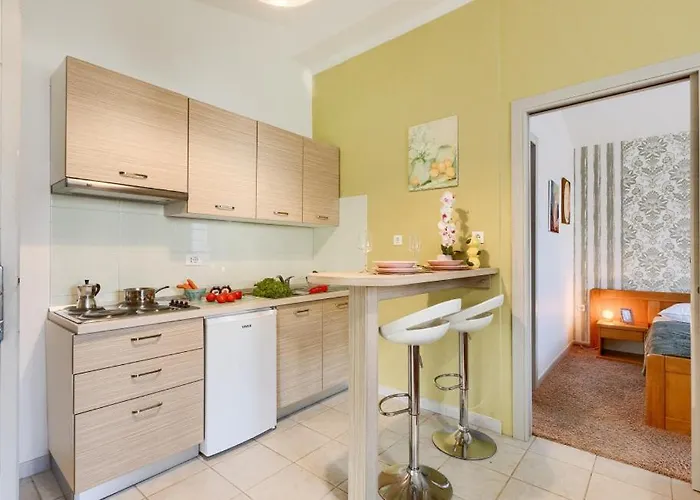 Villa Mir - By Guide *