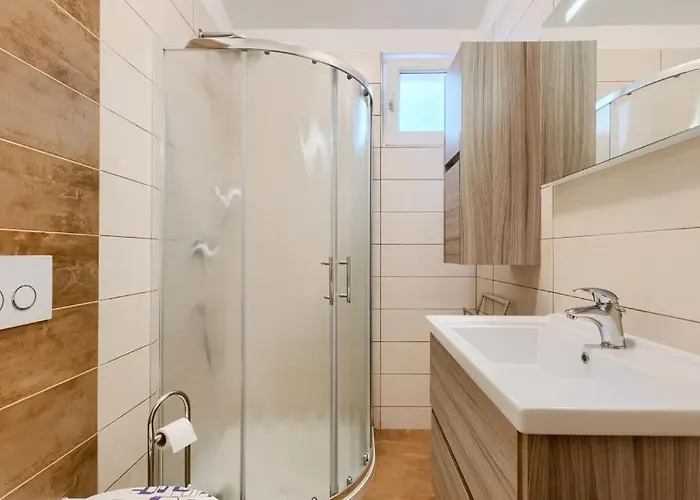 Mir - By Guide 빌라 로비니