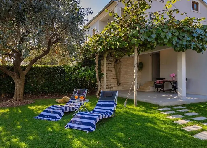 빌라 Mir - By Guide 로비니