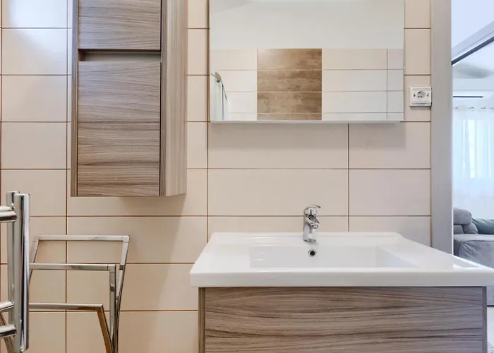 Mir - By Guide 빌라 로비니